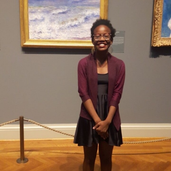 Meet your Posher, Desiree - Picture 2 of 4